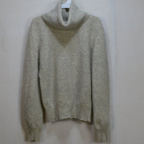 ANGORA AND LAMBSWOOL BLEND Sweater Made in Hong Kong - Picture 1 of 3